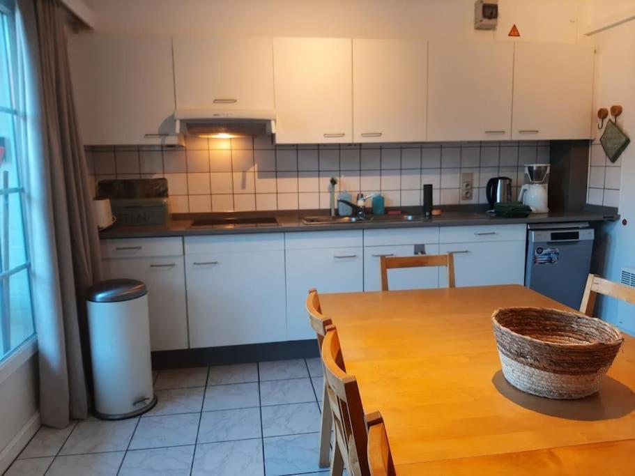 Spacieux Duplex Pres De La Mer 4 Chambres 2 Sdb دي هان المظهر الخارجي الصورة